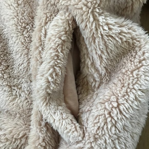 Furry Jacket - Picture 4 of 4